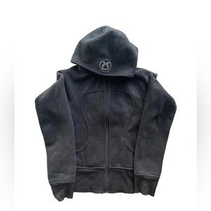 Lululemon dark gray cropped scuba jacket tagged size 6.